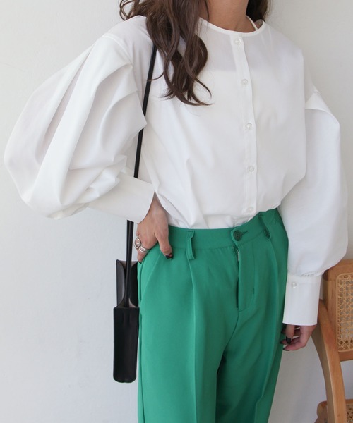 Chillfar（チルファー）の「前後2WAYボリューム袖ブラウス（シャツ/ブラウス・レディース・ホワイト/グレイッシュベージュ/カーキ系・FREE）」の10枚目の写真