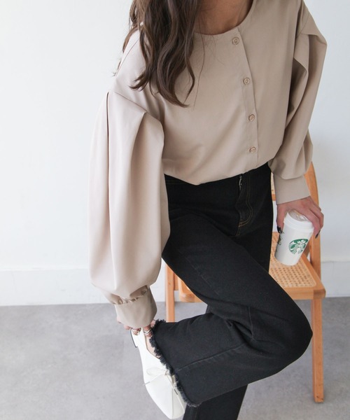 Chillfar（チルファー）の「前後2WAYボリューム袖ブラウス（シャツ/ブラウス・レディース・ホワイト/グレイッシュベージュ/カーキ系・FREE）」の19枚目の写真