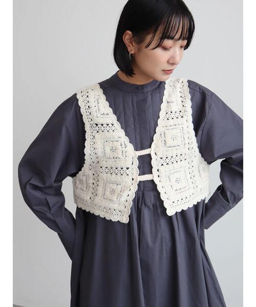 KBF（ケイビーエフ）の「KBF かぎ針風レースベスト（ベスト・レディース・ネイビー/アイボリー・FREE）」の11枚目の写真