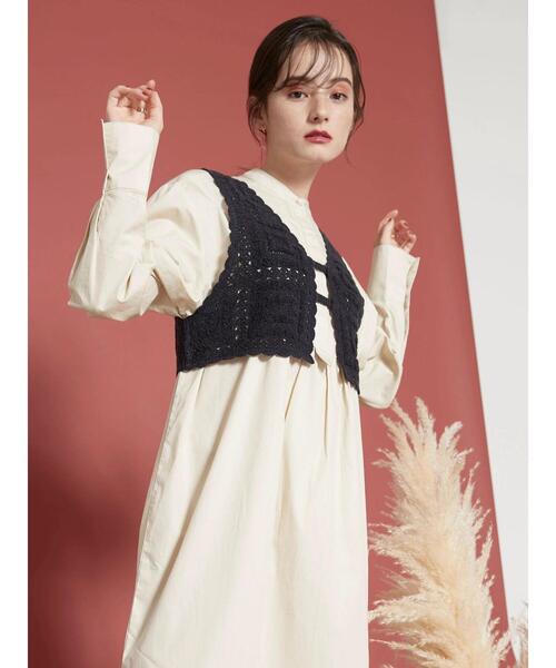 KBF（ケイビーエフ）の「KBF かぎ針風レースベスト（ベスト・レディース・ネイビー/アイボリー・FREE）」の14枚目の写真