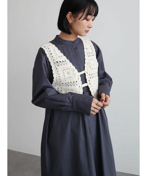 KBF（ケイビーエフ）の「KBF かぎ針風レースベスト（ベスト・レディース・ネイビー/アイボリー・FREE）」の17枚目の写真
