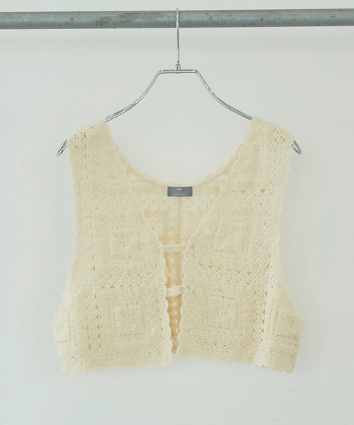 KBF（ケイビーエフ）の「KBF かぎ針風レースベスト（ベスト・レディース・ネイビー/アイボリー・FREE）」の10枚目の写真