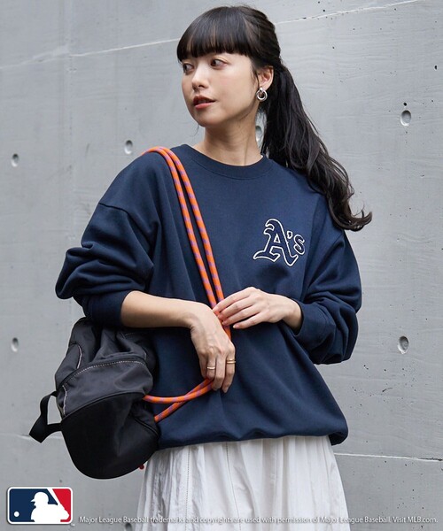 FREAK'S STORE（フリークスストア）の「MLB × FREAK'S STORE/エムエルビー/メジャーリーグベースボール MLB アスレチックス裏毛クルーネックスウェット（スウェット・レディース・ブラック/ネイビー/グレー/ナチュラル・ﾌﾘ-）」の5枚目の写真
