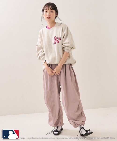 FREAK'S STORE（フリークスストア）の「MLB × FREAK'S STORE/エムエルビー/メジャーリーグベースボール MLB アスレチックス裏毛クルーネックスウェット（スウェット・レディース・ブラック/ネイビー/グレー/ナチュラル・ﾌﾘ-）」の13枚目の写真
