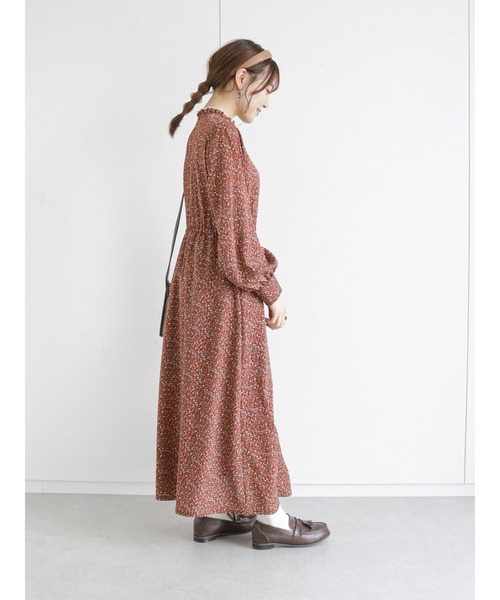 ehka sopo(エヘカソポ)の「花柄スタンドフリルワンピース(ワンピース・レディース・ブラック/ブラウン/ブルー・フリ-)」の14枚目の写真