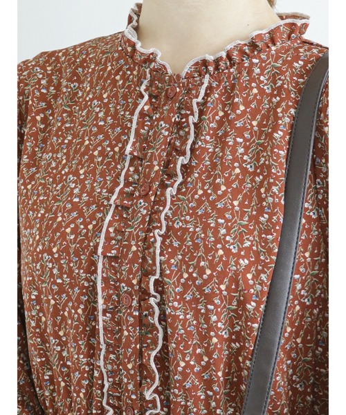 ehka sopo(エヘカソポ)の「花柄スタンドフリルワンピース(ワンピース・レディース・ブラック/ブラウン/ブルー・フリ-)」の15枚目の写真