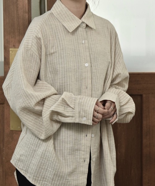 lawgy(ラウジー)の「double stripe shirt(シャツ/ブラウス・レディース・ベージュ/ブラック系その他・FREE)」の2枚目の写真