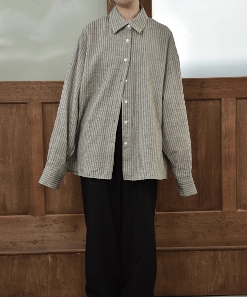 lawgy(ラウジー)の「double stripe shirt(シャツ/ブラウス・レディース・ベージュ/ブラック系その他・FREE)」の5枚目の写真