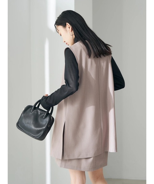 earth music&ecology(アースミュージックアンドエコロジー)の「Vネックミドル丈ジレ(ベスト・レディース・ネイビー/ブラウン・FREE)」の6枚目の写真