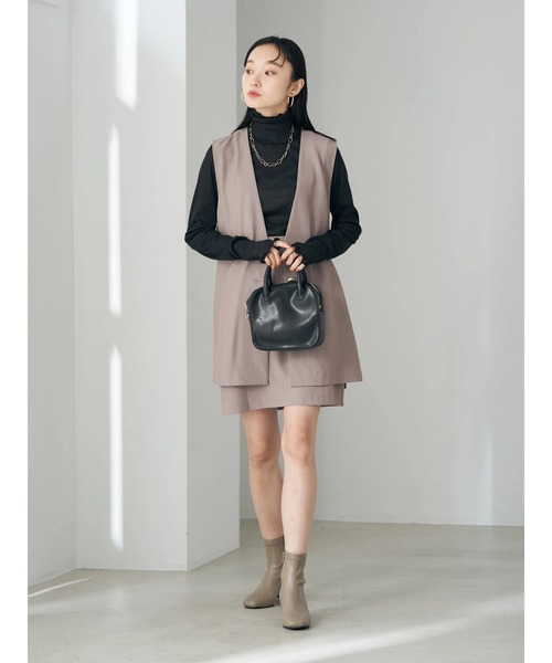 earth music&ecology(アースミュージックアンドエコロジー)の「Vネックミドル丈ジレ(ベスト・レディース・ネイビー/ブラウン・FREE)」の17枚目の写真