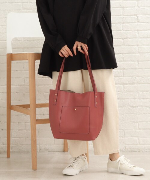 SHOO・LA・RUE（シューラルー）の「◆持ち手が大きめで使い易い！サイド ハンドル トートバッグ（トートバッグ・レディース・ブラック/サンドベージュ/ピンク系・00）」の17枚目の写真