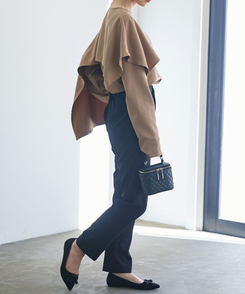 KOBE LETTUCE（コウベレタス）の「アシンメトリーフレアトップス（Tシャツ/カットソー・レディース・ベージュ/オフホワイト/ブラック・FREE）」の5枚目の写真