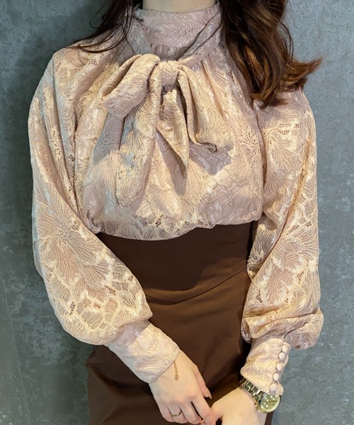 EIMY ISTOIRE(エイミーイストワール)の「レースボウタイスタンドカラーブラウス(シャツ/ブラウス・レディース・ブラック/グレイッシュベージュ/ホワイト/ピンク・FREE)」の4枚目の写真