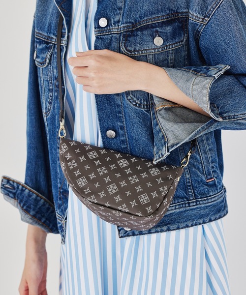 russet（ラシット）の「アシンメトリースマホショルダー(Z-123)（ショルダーバッグ・レディース・グレー/ブラック×ブルー/キナリ・FREE）」の22枚目の写真