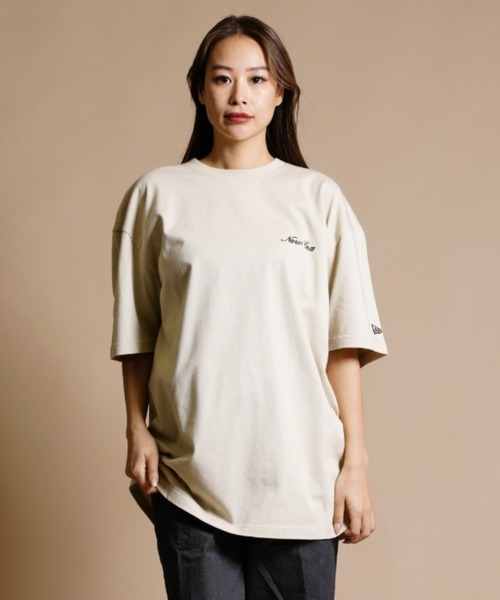 NEW ERA(ニューエラ)の「【ムラサキスポーツ限定】NEW ERA/ニューエラ ビッグシルエット/オーバーサイズ/バックプリントロゴTシャツ 13732629/13732630/13732631(Tシャツ/カットソー・レディース・ホワイト/ブラック/ベージュ・XL/XXL/M/L/S)」の20枚目の写真