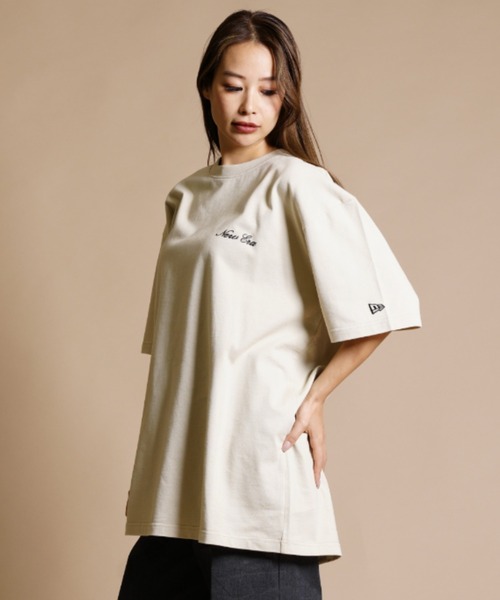 NEW ERA(ニューエラ)の「【ムラサキスポーツ限定】NEW ERA/ニューエラ ビッグシルエット/オーバーサイズ/バックプリントロゴTシャツ 13732629/13732630/13732631(Tシャツ/カットソー・レディース・ホワイト/ブラック/ベージュ・XL/XXL/M/L/S)」の4枚目の写真