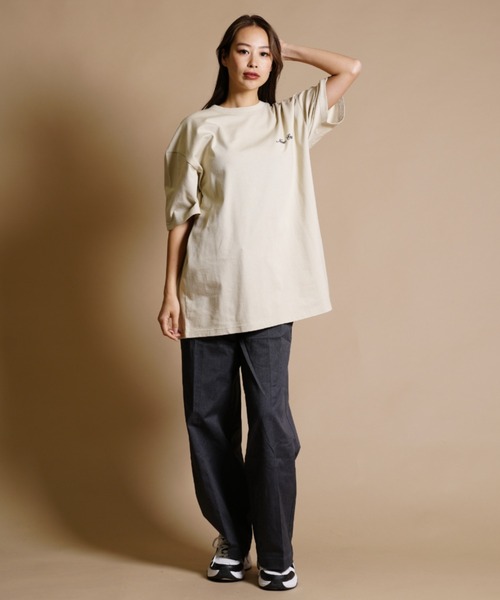 NEW ERA(ニューエラ)の「【ムラサキスポーツ限定】NEW ERA/ニューエラ ビッグシルエット/オーバーサイズ/バックプリントロゴTシャツ 13732629/13732630/13732631(Tシャツ/カットソー・レディース・ホワイト/ブラック/ベージュ・XL/XXL/M/L/S)」の6枚目の写真