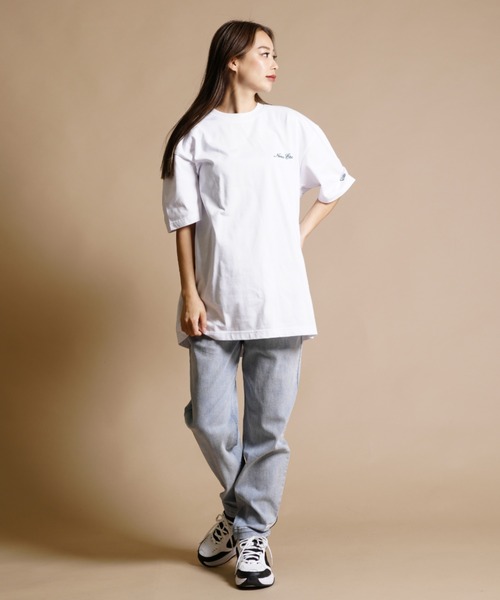 NEW ERA(ニューエラ)の「【ムラサキスポーツ限定】NEW ERA/ニューエラ ビッグシルエット/オーバーサイズ/バックプリントロゴTシャツ 13732629/13732630/13732631(Tシャツ/カットソー・レディース・ホワイト/ブラック/ベージュ・XL/XXL/M/L/S)」の12枚目の写真