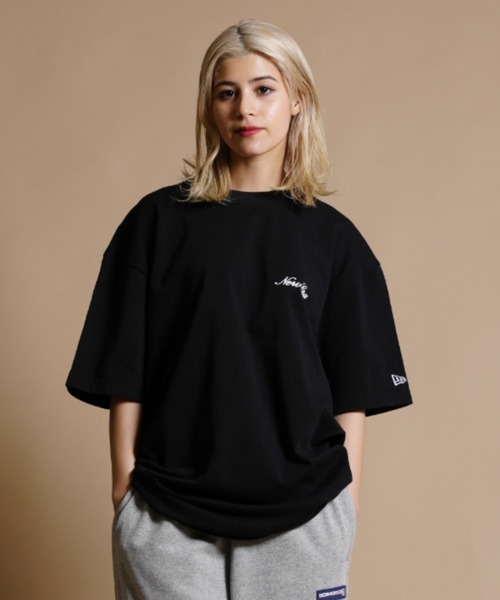 NEW ERA(ニューエラ)の「【ムラサキスポーツ限定】NEW ERA/ニューエラ ビッグシルエット/オーバーサイズ/バックプリントロゴTシャツ 13732629/13732630/13732631(Tシャツ/カットソー・レディース・ホワイト/ブラック/ベージュ・XL/XXL/M/L/S)」の15枚目の写真