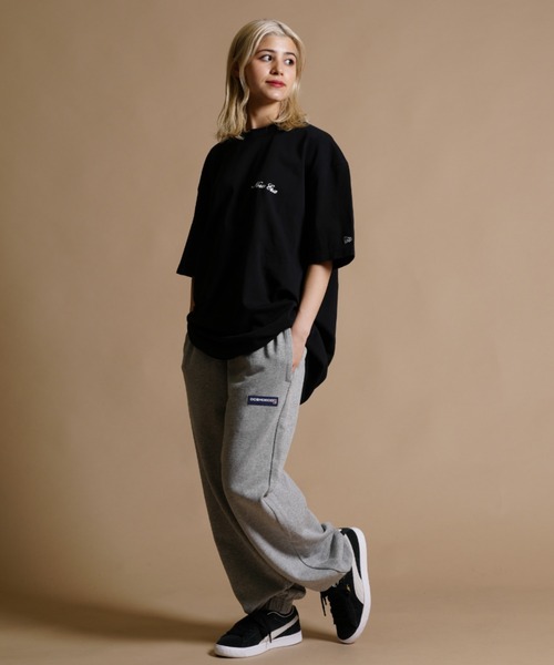 NEW ERA(ニューエラ)の「【ムラサキスポーツ限定】NEW ERA/ニューエラ ビッグシルエット/オーバーサイズ/バックプリントロゴTシャツ 13732629/13732630/13732631(Tシャツ/カットソー・レディース・ホワイト/ブラック/ベージュ・XL/XXL/M/L/S)」の18枚目の写真