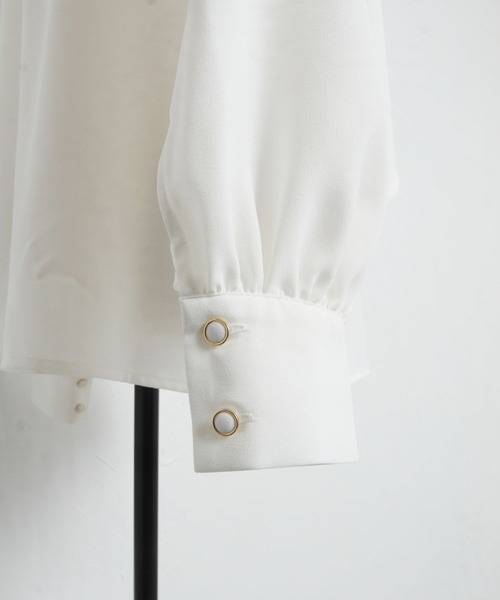 tocco closet（トッコ　クローゼット）の「ピンタックケープスリーブブラウス（シャツ/ブラウス・レディース・ブラック/オフホワイト・M）」の12枚目の写真