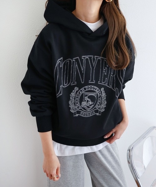 andme（アンドミー）の「裏毛カレッジエンブロイダリーロゴ長袖スウェットパーカー（パーカー・レディース・ホワイト/ブラック/ベージュ/グレー/オートミール・M/L）」の4枚目の写真