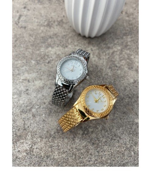 Three Four Time(スリーフォータイム)の「チェーン風バングルウォッチ / 時計(アナログ腕時計・レディース・シルバー/ゴールド・FREE)」の4枚目の写真