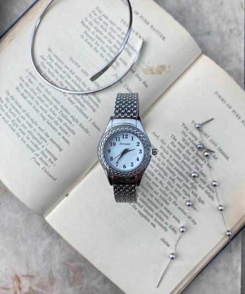 Three Four Time(スリーフォータイム)の「チェーン風バングルウォッチ / 時計(アナログ腕時計・レディース・シルバー/ゴールド・FREE)」の8枚目の写真