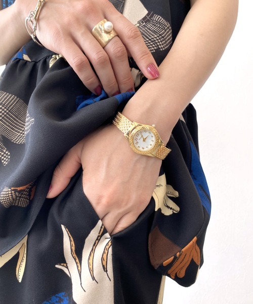 Three Four Time(スリーフォータイム)の「チェーン風バングルウォッチ / 時計(アナログ腕時計・レディース・シルバー/ゴールド・FREE)」の11枚目の写真