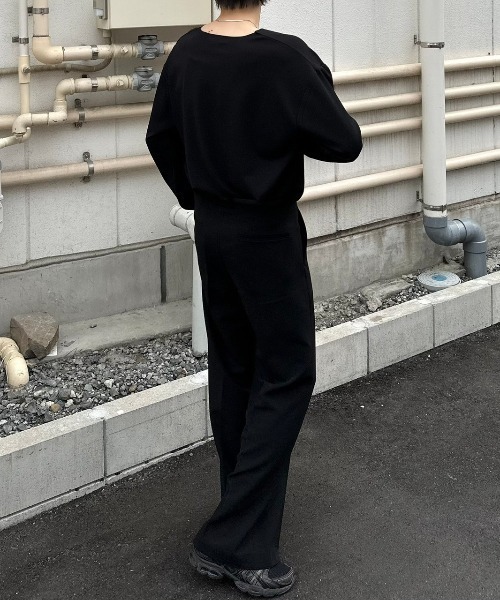 Chikashitsu +(チカシツプラス)の「ストリートファッション Chikashitsu + チカシツプラス U neck long sleeve オーバーサイズ ロンT 長袖Tシャツ UネックロンT(Tシャツ/カットソー・メンズ・チャコールグレー/ブラック/ホワイト・ONE SIZE)」の10枚目の写真