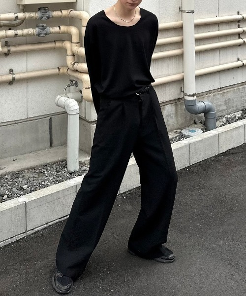 Chikashitsu +(チカシツプラス)の「ストリートファッション Chikashitsu + チカシツプラス U neck long sleeve オーバーサイズ ロンT 長袖Tシャツ UネックロンT(Tシャツ/カットソー・メンズ・チャコールグレー/ブラック/ホワイト・ONE SIZE)」の9枚目の写真