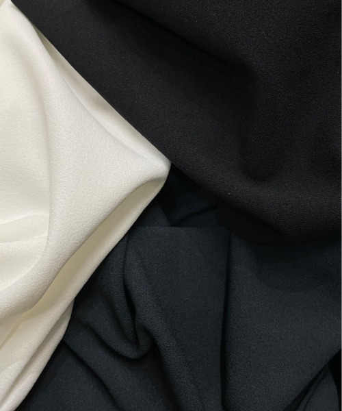 Chikashitsu +(チカシツプラス)の「ストリートファッション Chikashitsu + チカシツプラス U neck long sleeve オーバーサイズ ロンT 長袖Tシャツ UネックロンT(Tシャツ/カットソー・メンズ・チャコールグレー/ブラック/ホワイト・ONE SIZE)」の5枚目の写真