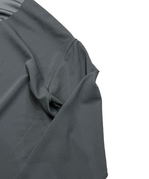 Chikashitsu +(チカシツプラス)の「ストリートファッション Chikashitsu + チカシツプラス U neck long sleeve オーバーサイズ ロンT 長袖Tシャツ UネックロンT(Tシャツ/カットソー・メンズ・チャコールグレー/ブラック/ホワイト・ONE SIZE)」の8枚目の写真