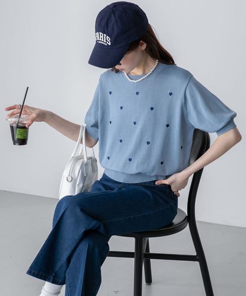 BONLECILL（ボンルシール）の「ハート刺繍 パフスリーブ半袖