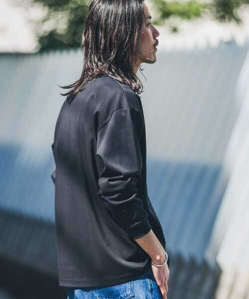 URBAN RESEARCH Sonny Label（アーバンリサーチサニーレーベル）の「コンパクトスムースポンチロングスリーブTシャツ（Tシャツ/カットソー・メンズ・ブラック/オフホワイト/ブラウン・MEDIUM/LARGE）」の4枚目の写真