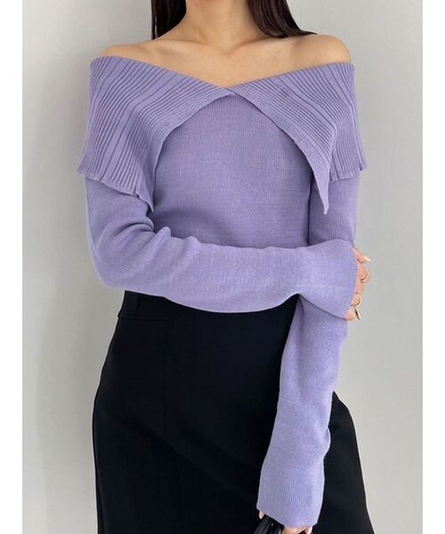 EMODA(エモダ)の「オーバーカラーデコルテニット(ニット/セーター・レディース・ベージュ/パープル/ブラック・FREE)」の4枚目の写真