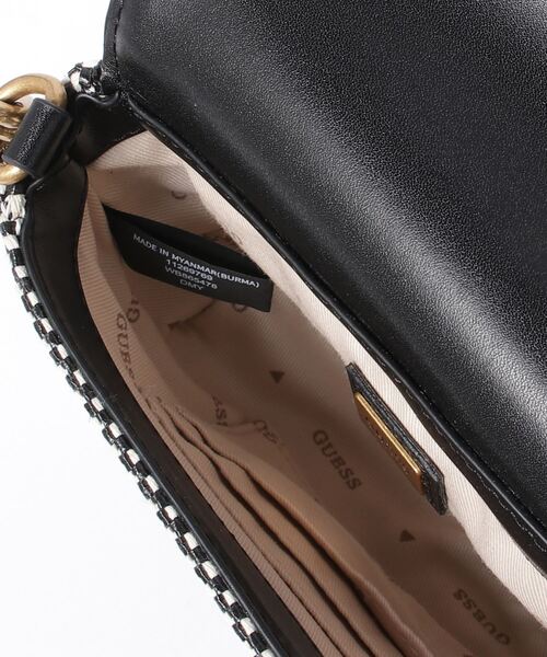 Guess(ゲス)の「IZZY Mini Crossbody Flap(ショルダーバッグ・レディース・ブラック系その他・ONE SIZE)」の15枚目の写真