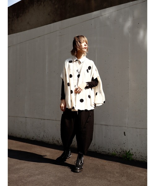 rovtski（ロフトスキー）の「斜めボタンコクーンパンツ（その他パンツ・レディース・グレー/ブラック・FREE）」の5枚目の写真