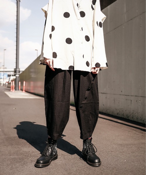 rovtski（ロフトスキー）の「斜めボタンコクーンパンツ（その他パンツ・レディース・グレー/ブラック・FREE）」の9枚目の写真