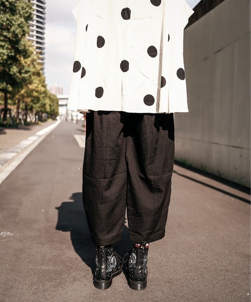 rovtski（ロフトスキー）の「斜めボタンコクーンパンツ（その他パンツ・レディース・グレー/ブラック・FREE）」の11枚目の写真