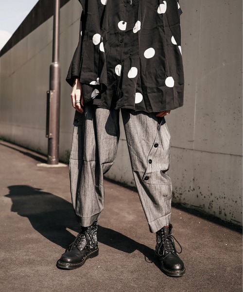 rovtski（ロフトスキー）の「斜めボタンコクーンパンツ（その他パンツ・レディース・グレー/ブラック・FREE）」の21枚目の写真