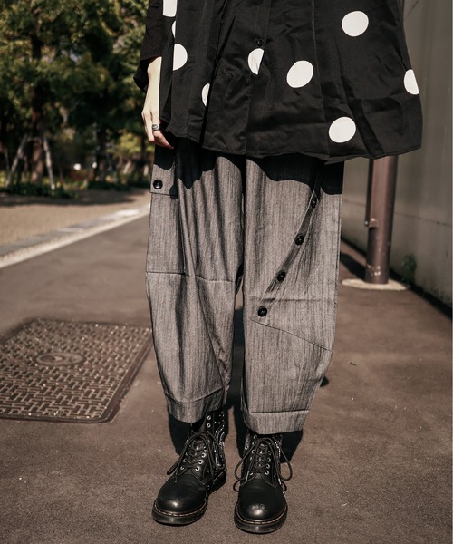 rovtski（ロフトスキー）の「斜めボタンコクーンパンツ（その他パンツ・レディース・グレー/ブラック・FREE）」の22枚目の写真