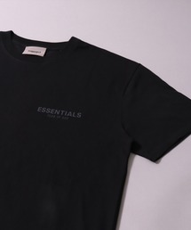 FOG ESSENTIALS | (CM)【ESSENTIALS FEAR OF GOD】ワンポイント ブランドロゴ Tシャツ(Tシャツ/カットソー)