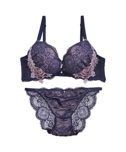 DRW（ドロー）の「納得盛れ感！美谷間魅せブラ＆透けショーツセット