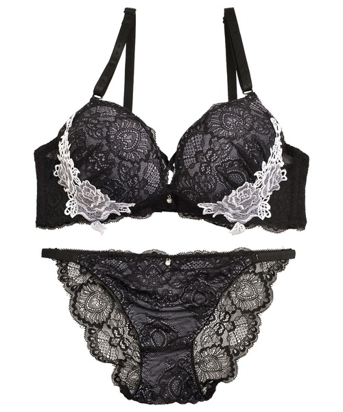 DRW（ドロー）の「納得盛れ感！美谷間魅せブラ＆透けショーツセット