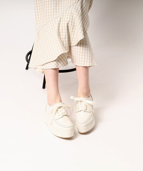 cs T&P(シーエスティーアンドピー)の「厚底サテンリボン付きシューズ(パンプス・レディース・アイボリー/ネイビー系6/ブラック/ブラック系1・M/L/S/LL)」の19枚目の写真