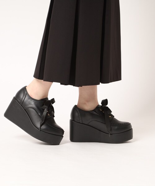 cs T&P(シーエスティーアンドピー)の「厚底サテンリボン付きシューズ(パンプス・レディース・アイボリー/ネイビー系6/ブラック/ブラック系1・M/L/S/LL)」の21枚目の写真