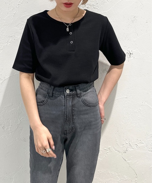 apres jour mignon(アプレジュールミニョン)の「ヘンリーネック半袖トップス【ZOZOTOWN限定アイテム】(Tシャツ/カットソー・レディース・ネイビー/アイボリー/ブラック/ブルー/その他・X-LARGE/フリー)」の13枚目の写真