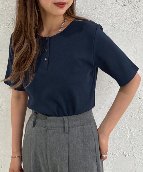 apres jour mignon(アプレジュールミニョン)の「ヘンリーネック半袖トップス【ZOZOTOWN限定アイテム】(Tシャツ/カットソー・レディース・ネイビー/アイボリー/ブラック/ブルー/その他・X-LARGE/フリー)」の7枚目の写真