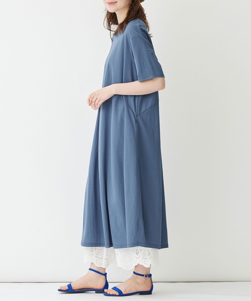 Viola e Viola（ヴィオラエヴィオラ）の「ひんやり冷感バックヘンリーＡラインワンピ（ワンピース・レディース・ブラック/グレイッシュベージュ/グレイッシュブルー・M/L/LL/3L）」の8枚目の写真